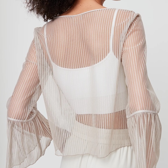 Aritzia Babaton Humbert Blouse SIZE M - Picture 2 of 10